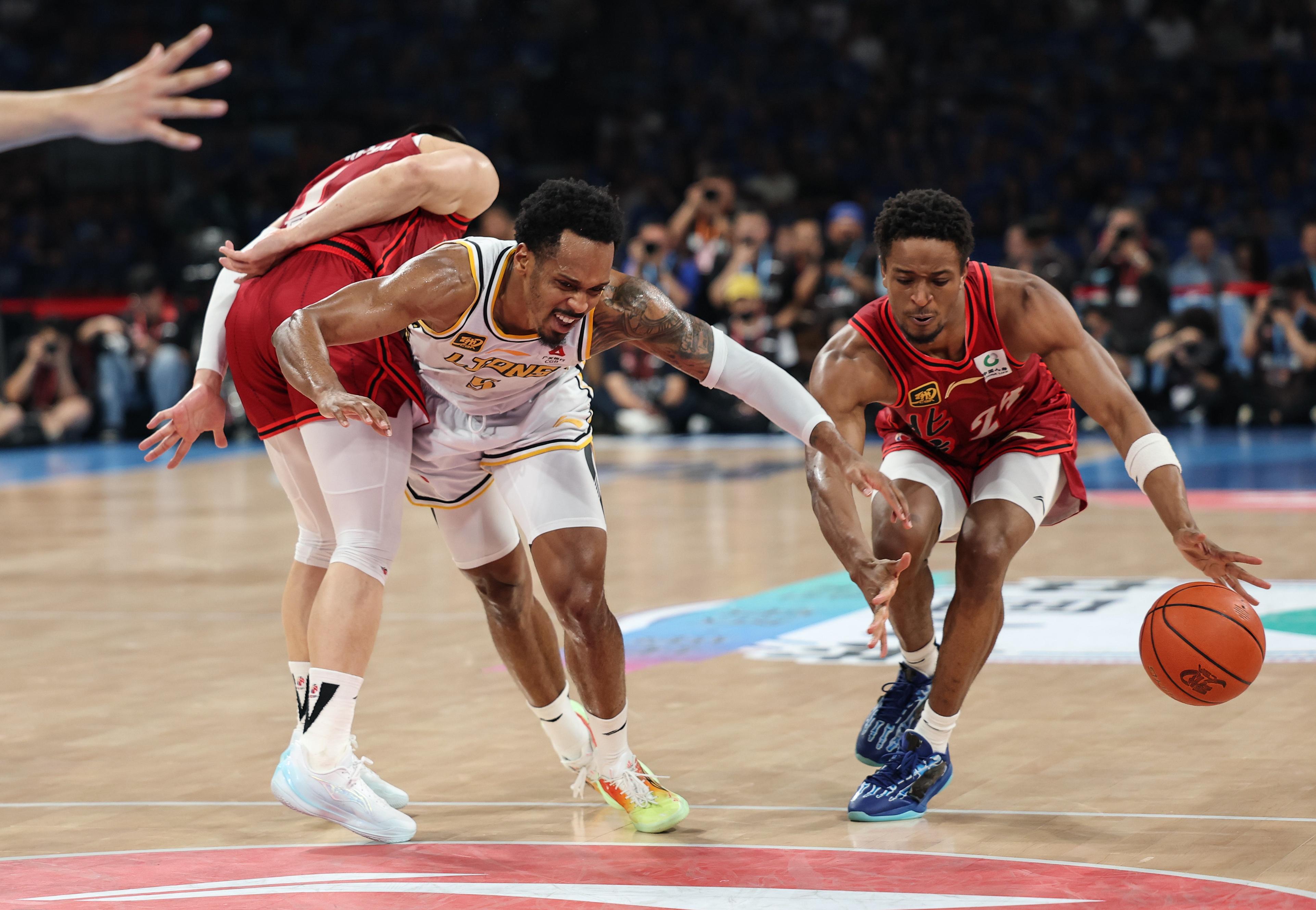 关于今夜NBA季后赛焦点战；AC米兰远射贴柱；信心回归；团队化学反应显著的信息雷竞技